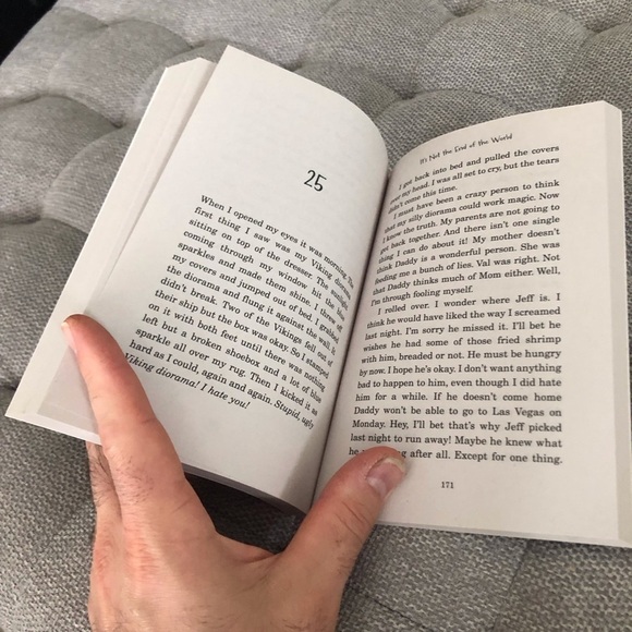 It’s not the end of the world by: Judy Blume paperback book - Picture 7 of 8